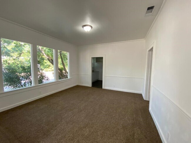 Building Photo - 1301 Taylor St