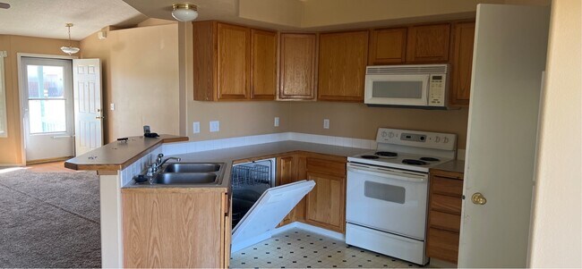 Building Photo - 331 N Campbell Ave