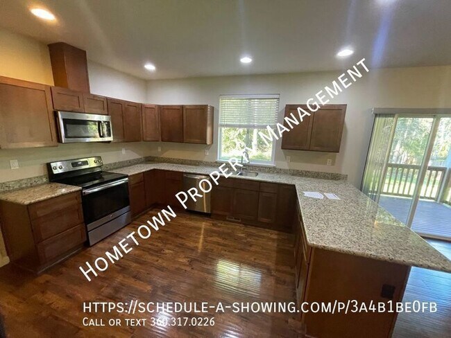 Building Photo - Charming 3 Bedroom 2 Bath home, Available ...