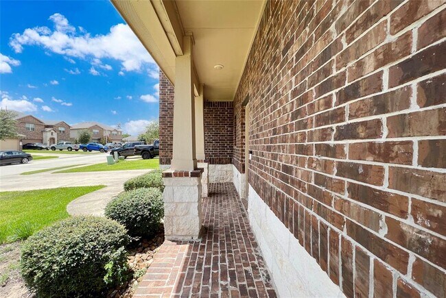 Foto del edificio - 166 Meadow Grove Dr
