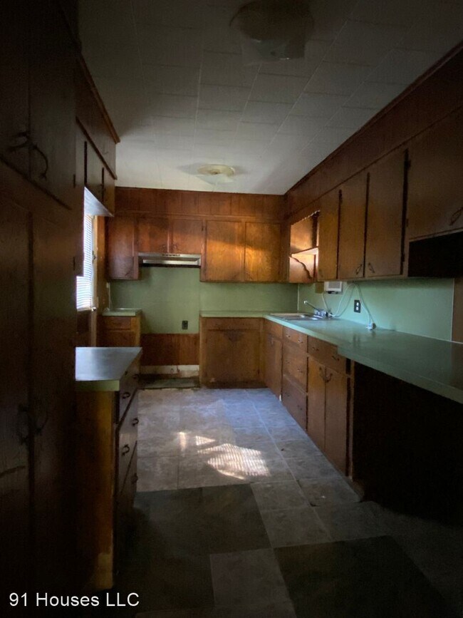 Building Photo - 3 br, 1 bath House - 2909 Boss