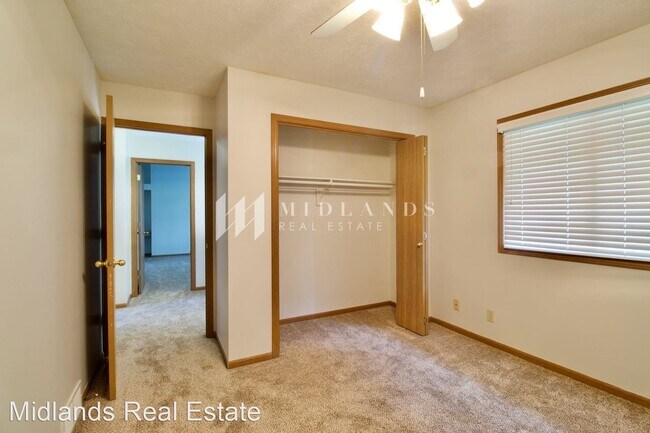 Building Photo - 3 br, 2.5 bath House - 1611 S 168th Avenue