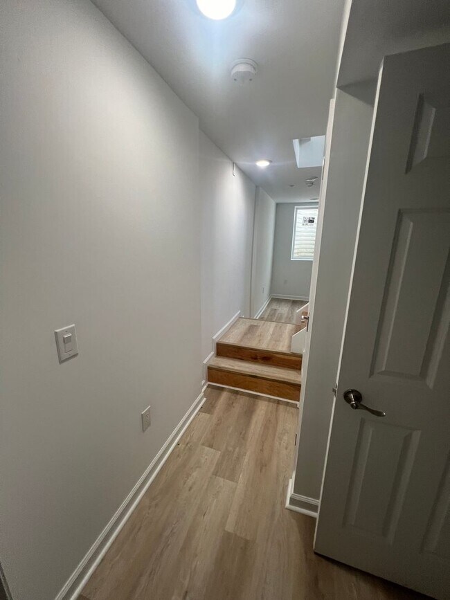 Foto del edificio - 2352 W Thompson St