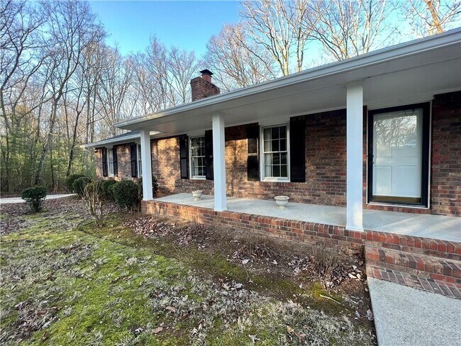 Building Photo - 3342 Devaughn Dr