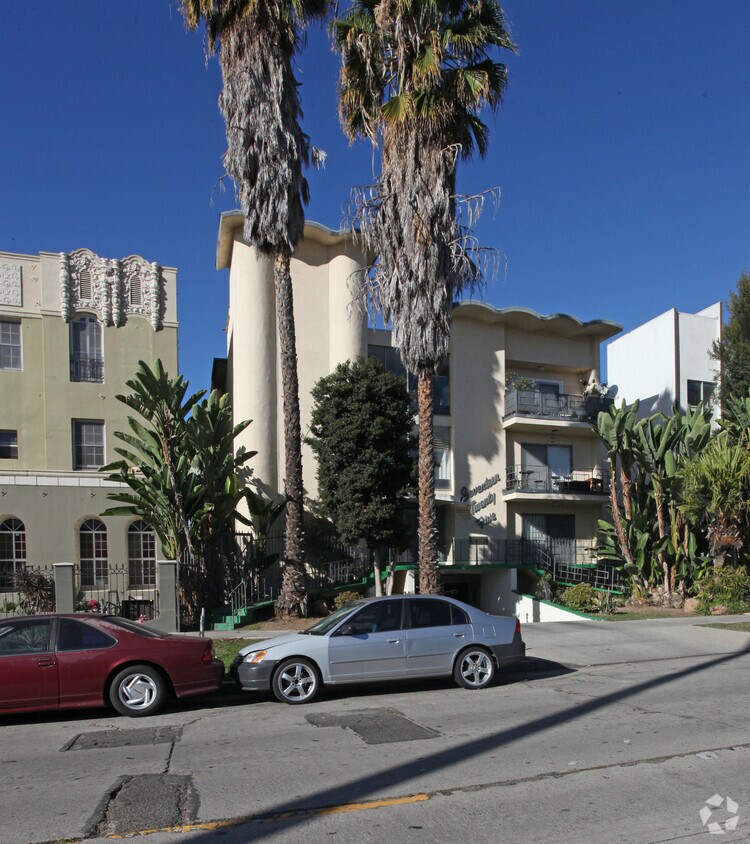 Building - 1725 N Normandie Ave