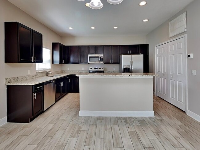 Building Photo - 1333 Salisbury Dr