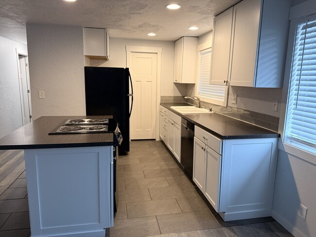 Building Photo - 2030 Crimson Ave