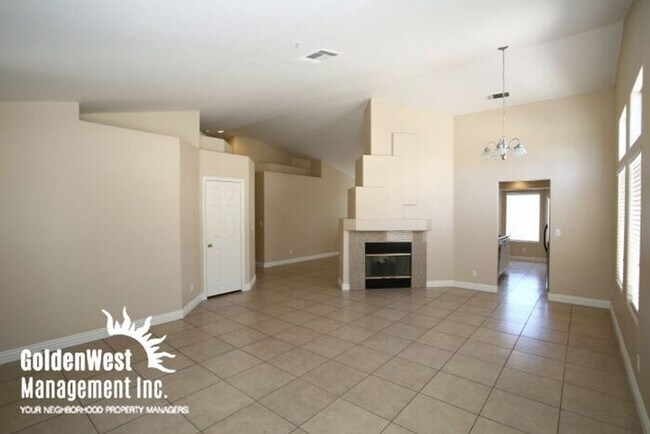 Foto del edificio - Beautiful 3Bdm 2Ba with huge backyard