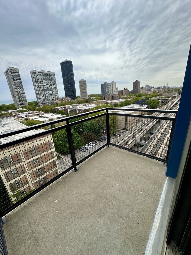 Foto del edificio - 1122 W Catalpa Ave