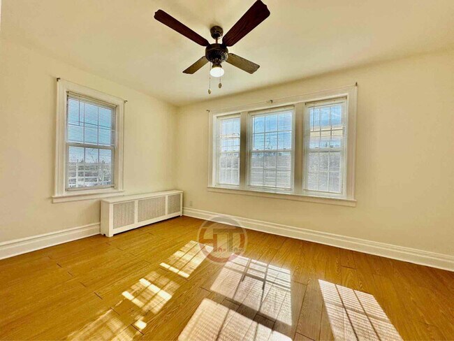 Foto del edificio - 450 Quincy Ave