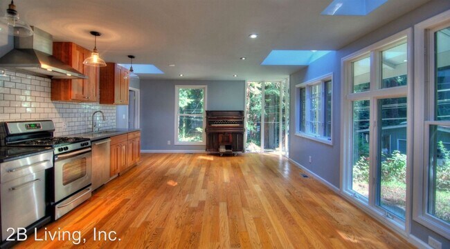 Building Photo - 2 br, 1 bath House - 65 Sylvan Way