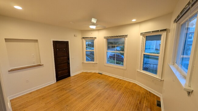 Foto del edificio - 308 N Blount St
