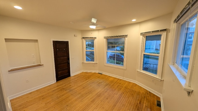 Building Photo - 308 N Blount St