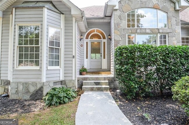 Building Photo - 223 Windsong Ln SW