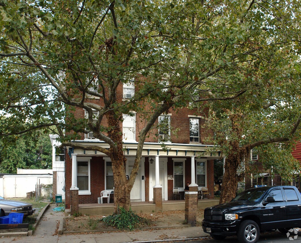 Foto del edificio - 1827-1829 Kinsey St