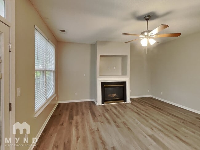 Building Photo - 6053 Shining Oak Ln