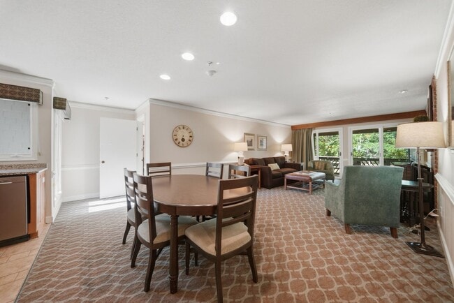 Photo - Resort Style Living - KINGSMILL (Graves Ordinary) Apartment