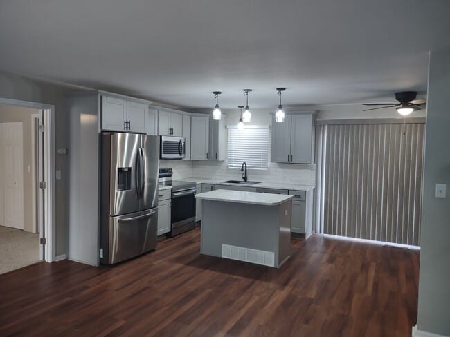 Building Photo - Newly remodeled Village-Seven home
