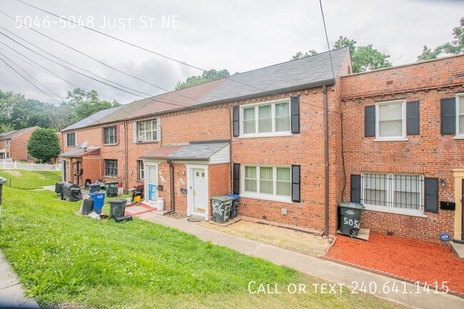 5046-5048 Just St NE- - 5046-5048 Just St NE- House