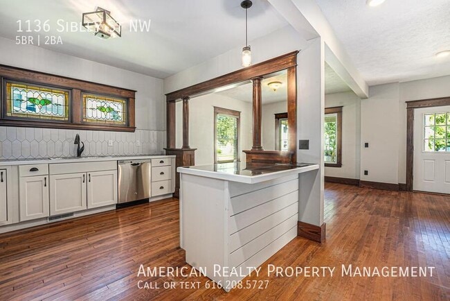 Foto del edificio - 1136 Sibley St NW