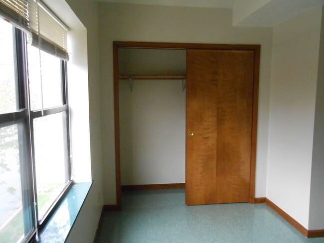 Building Photo - 614 South St