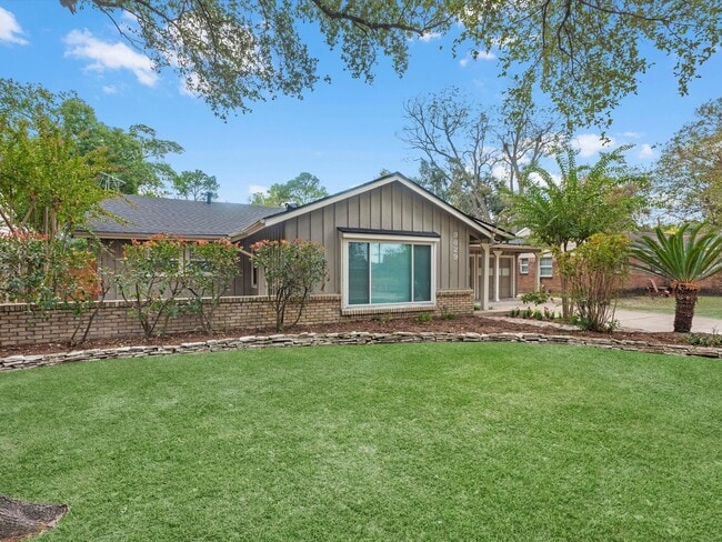 Building Photo - 9829 Cedardale Dr