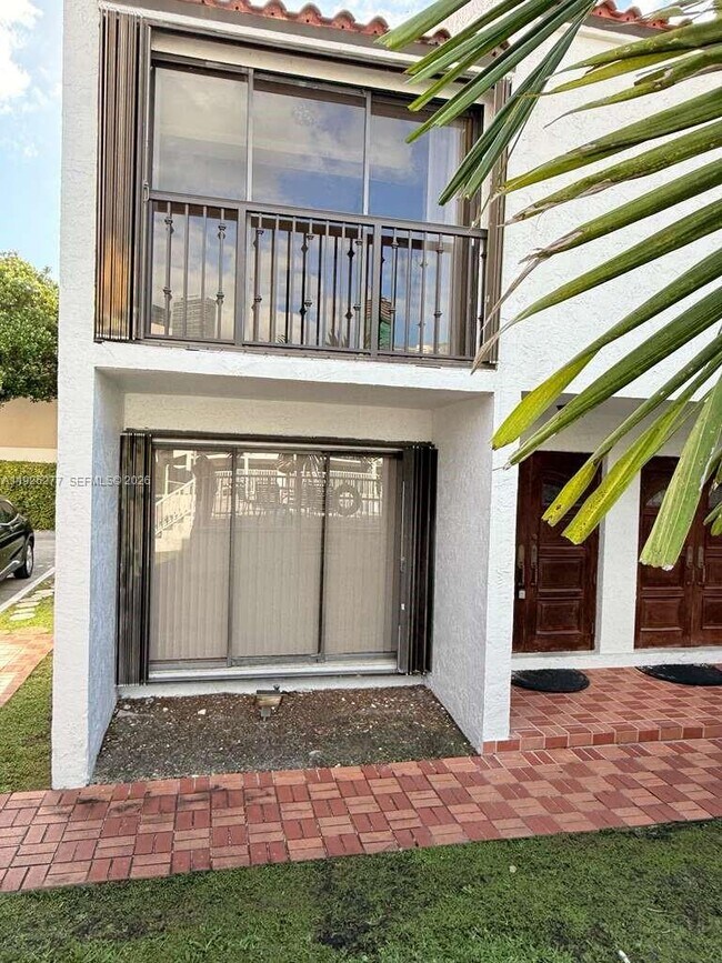 Foto del edificio - 1990 Brickell Ave