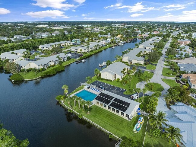 Building Photo - 1860 Robalo Dr