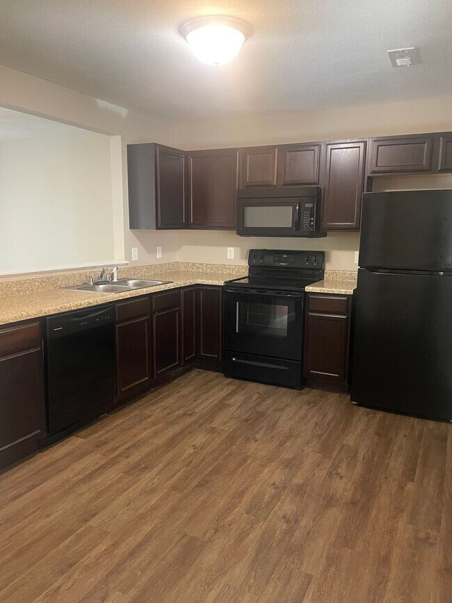 Foto del edificio - Knoxville 37918 - 2 bedroom, 2.5 bath town...