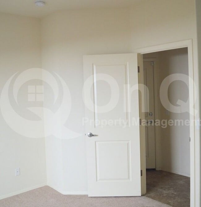 Building Photo - 3113 E Danbury Rd