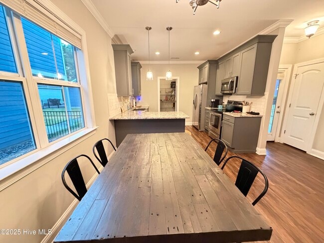Foto del edificio - 253 Legacy Lakes Way