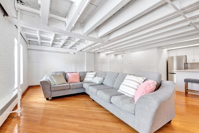 Building Photo - 33 Commercial Wharf
