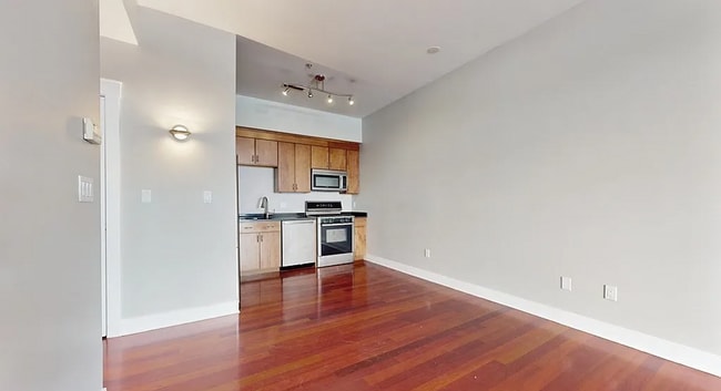 Building Photo - Spacious 1 bedroom 1 bathroom