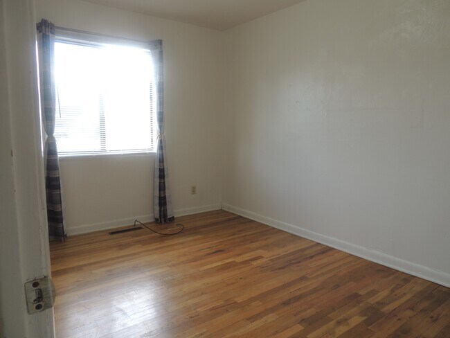 Foto del edificio - 1353 N 21st St