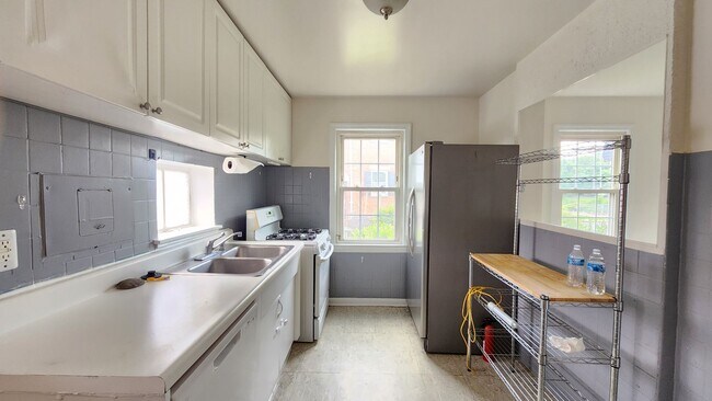 Building Photo - Duplex Close to Shirlington