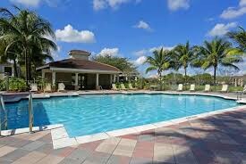 Foto del edificio - 2430 Centergate Dr