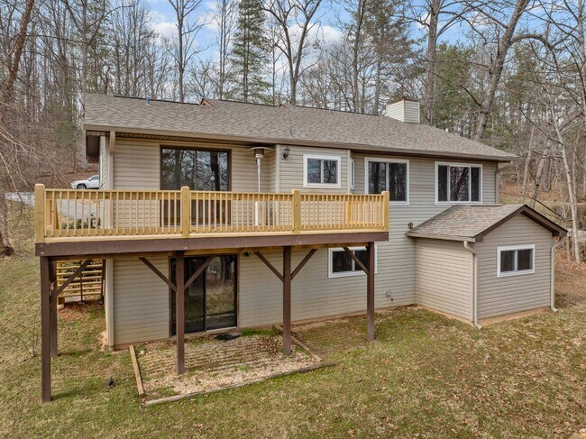 Building Photo - 200 Waterford Dr