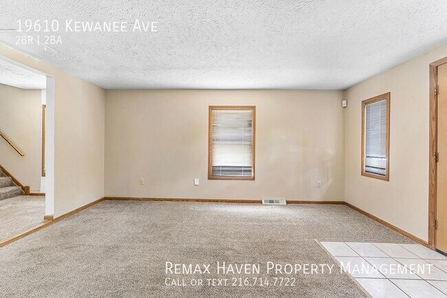 Building Photo - 19610 Kewanee Ave, Cleveland- Spacious 2 b...