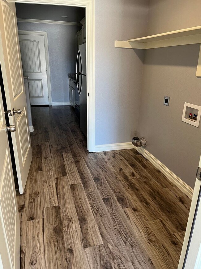 Foto del edificio - **Call Heather at 479-208-0305 to discuss ...