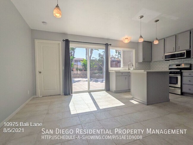 Building Photo - 10975 Bali Ln