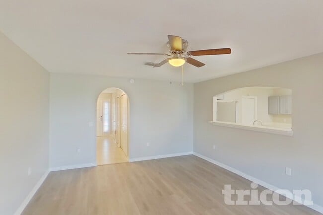 Building Photo - 11724 Ivy Flower Loop