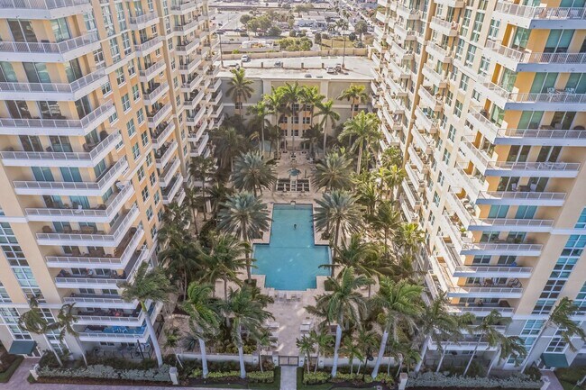 Foto del edificio - 100 NE 6th St