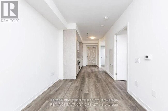 Building Photo - 138-4138 Downes St