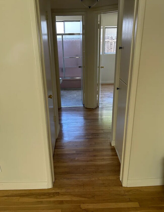 Foto del edificio - 14308 Dickens St