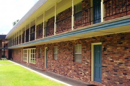 Building Photo - Four Fountain Apartments