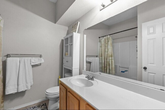 Foto del edificio - 8414 Seafield Ln
