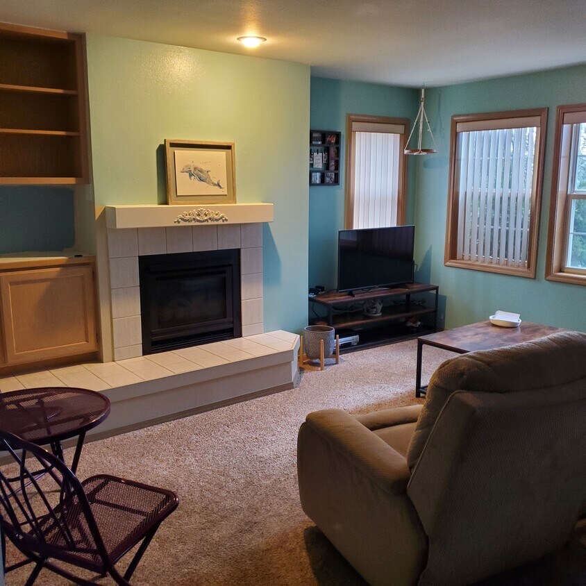 8353 N Village Dr Unit Hayden place, Hayden, ID 83835 Condo for Rent