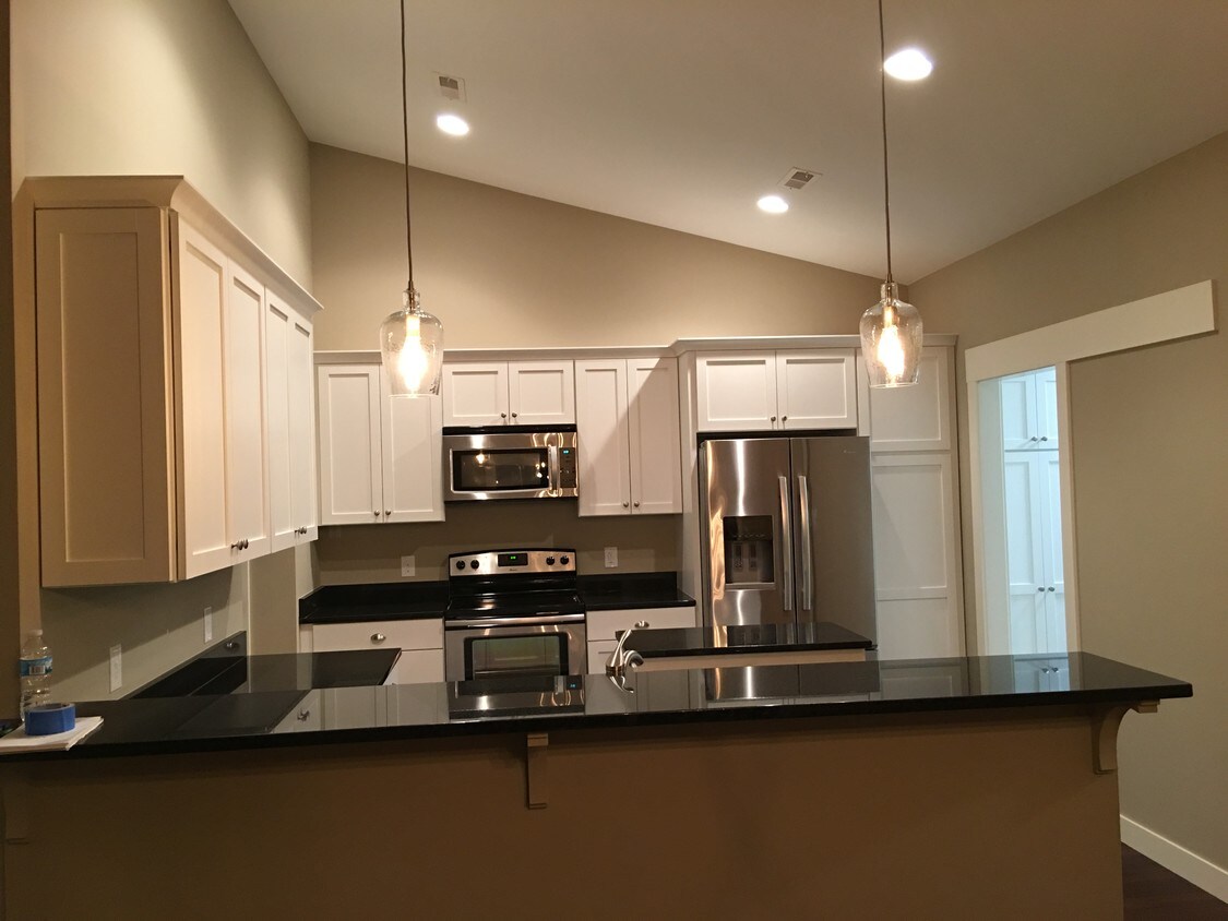 190 West Ave, Plain City, OH 43064 Condo for Rent in Plain City, OH