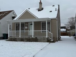 Building Photo - 2328 Detroit Ave