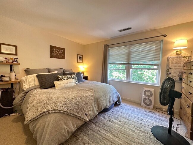 Foto del edificio - 217 Thorndike St